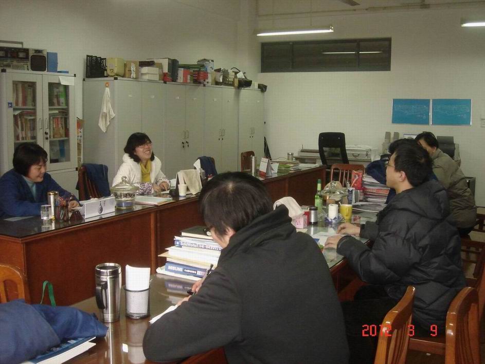 材料工程学院党员积极开展“向市第十次党代会建言献策”为主题的组织生活会